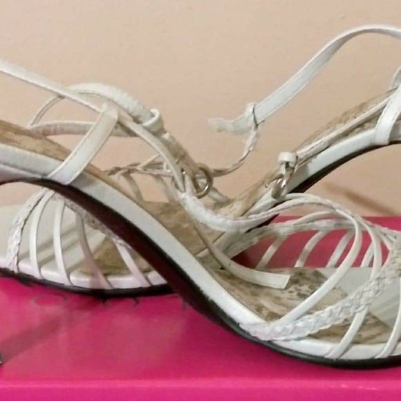 Assorted Items - Picture 4 of 8